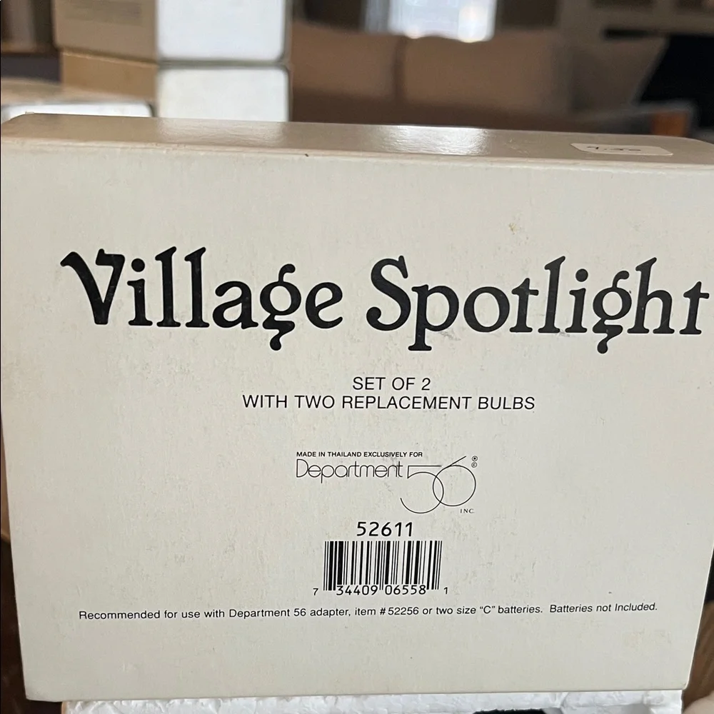 Department 56 village Spotlight with two replacement bulbs
